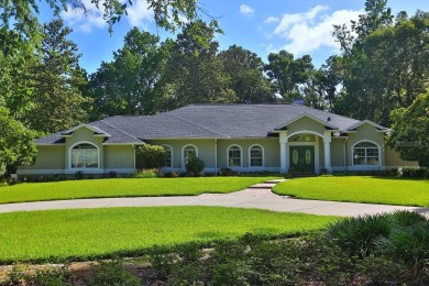 Stunning Golf Course Home in the Country Club of Ocala
Welcome on Country Club of Ocala in Florida - for sale on GolfHomes.com, golf home, golf lot