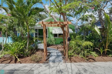 AMAZING LOCATION! This charming 3BR/1.5BA downtown cottage is on Lake Worth Municipal Golf Course in Florida - for sale on GolfHomes.com, golf home, golf lot