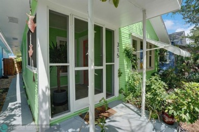 AMAZING LOCATION! This charming 3BR/1.5BA downtown cottage is on Lake Worth Municipal Golf Course in Florida - for sale on GolfHomes.com, golf home, golf lot
