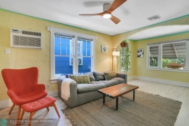 AMAZING LOCATION! This charming 3BR/1.5BA downtown cottage is on Lake Worth Municipal Golf Course in Florida - for sale on GolfHomes.com, golf home, golf lot