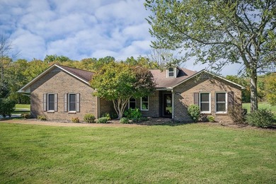 Located in White Plains Subdivision on the golf course, this 3BR on White Plains Golf Course in Tennessee - for sale on GolfHomes.com, golf home, golf lot