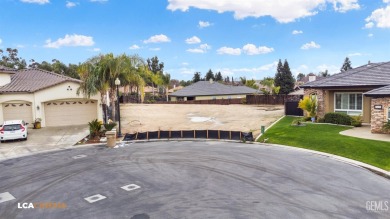 Now is the perfect opportunity to build your dream home with R2 on Rio Bravo Country Club in California - for sale on GolfHomes.com, golf home, golf lot