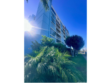 Urban edge-style penthouse living with a metro-chic feel. This on Ala Wai Golf Course in Hawaii - for sale on GolfHomes.com, golf home, golf lot