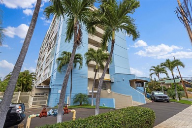 Urban edge-style penthouse living with a metro-chic feel. This on Ala Wai Golf Course in Hawaii - for sale on GolfHomes.com, golf home, golf lot