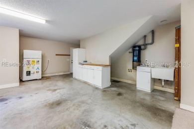 This three bedroom, 2 bathroom home sits on a quiet cul-de-sac on Moss Creek Golf Club in South Carolina - for sale on GolfHomes.com, golf home, golf lot