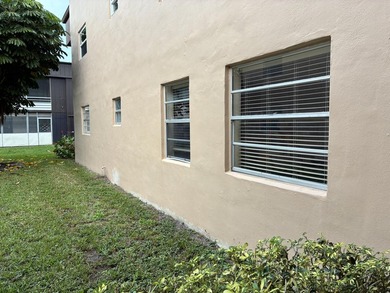 Lovely Senior Community gated 1st floor beautifuly remodeled 2 on Kings Point Golf -Flanders Way in Florida - for sale on GolfHomes.com, golf home, golf lot