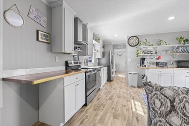 Welcome to 1525 Capella Lane in the desirable Crystal Lake on Prestwick Country Club in South Carolina - for sale on GolfHomes.com, golf home, golf lot