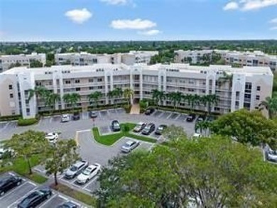 Price Reduced!!!! Enjoy this large 2 Bed 2 Bath Condo ready to on Sunrise Lakes Phase IV Golf Course in Florida - for sale on GolfHomes.com, golf home, golf lot