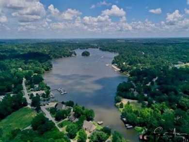 This great 1 1/2-story home in the sought-after Hideaway on Hide-A-Way Lake Golf Course in Texas - for sale on GolfHomes.com, golf home, golf lot