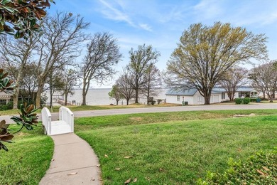 Cedar Creek Lake o Recently Updated o A BRAND-NEW LOOK AT A on Cedar Creek Country Club in Texas - for sale on GolfHomes.com, golf home, golf lot