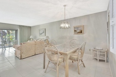 PRICED TO SELL! A Must See! Don't miss this light and bright on Martin County Golf Course in Florida - for sale on GolfHomes.com, golf home, golf lot