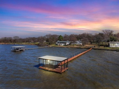 Cedar Creek Lake o Recently Updated o A BRAND-NEW LOOK AT A on Cedar Creek Country Club in Texas - for sale on GolfHomes.com, golf home, golf lot