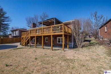 This well-maintained four-bedroom, two-bathroom home is located on Charlie Vettiner Golf Course in Kentucky - for sale on GolfHomes.com, golf home, golf lot