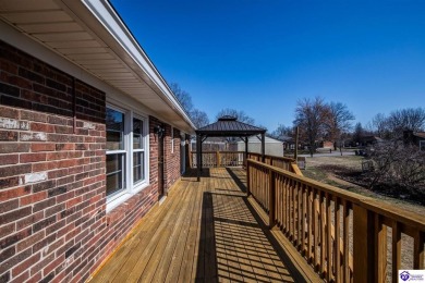 This well-maintained four-bedroom, two-bathroom home is located on Charlie Vettiner Golf Course in Kentucky - for sale on GolfHomes.com, golf home, golf lot