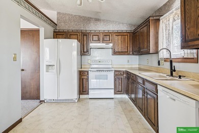 Libby Headid, M: , libby,   - Excellent opportunity to live in on Valley View Golf Course in Nebraska - for sale on GolfHomes.com, golf home, golf lot