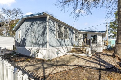 Welcome to Crystal Lake where you can bike or golf cart to the on Prestwick Country Club in South Carolina - for sale on GolfHomes.com, golf home, golf lot