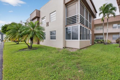 Move In Ready! 1st floor corner unit with 2 bedrooms & 2 full on Kings Point Golf -Flanders Way in Florida - for sale on GolfHomes.com, golf home, golf lot