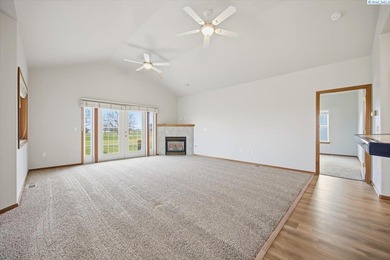 MLS# 288662 Custom-built rambler located in the desirable Sun on Sun Willows in Washington - for sale on GolfHomes.com, golf home, golf lot