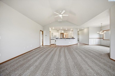 MLS# 290091 MLS# 288662 Custom-built rambler located in the on Sun Willows in Washington - for sale on GolfHomes.com, golf home, golf lot