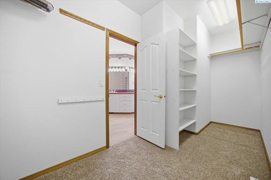 MLS# 290091 MLS# 288662 Custom-built rambler located in the on Sun Willows in Washington - for sale on GolfHomes.com, golf home, golf lot