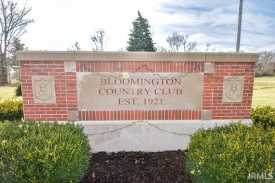 Spacious maintenance-free condominium in Quail Ridge. Features on Bloomington Country Club in Indiana - for sale on GolfHomes.com, golf home, golf lot