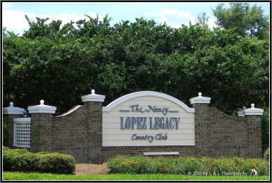Welcome to this charming 2-bedroom, 2-bathroom fully furnished on The Links of Spruce Creek in Florida - for sale on GolfHomes.com, golf home, golf lot