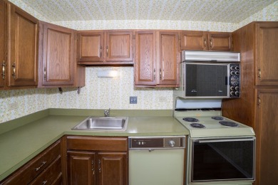 Imagine customizing your own space in this 2-bed, 2-bath condo on River Oaks Golf Course in Illinois - for sale on GolfHomes.com, golf home, golf lot