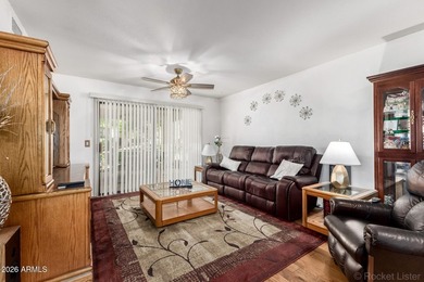 Beautiful end-unit townhome in Peoria's sought after Cambridge on Westbrook Village / Vista Golf Course in Arizona - for sale on GolfHomes.com, golf home, golf lot