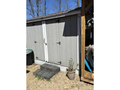 FULLY FURNISHED WITH GOLF CART. Beautiful, remodeled Camper on Lake Tansi Village Country Club in Tennessee - for sale on GolfHomes.com, golf home, golf lot