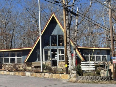 FULLY FURNISHED WITH GOLF CART. Beautiful, remodeled Camper on Lake Tansi Village Country Club in Tennessee - for sale on GolfHomes.com, golf home, golf lot