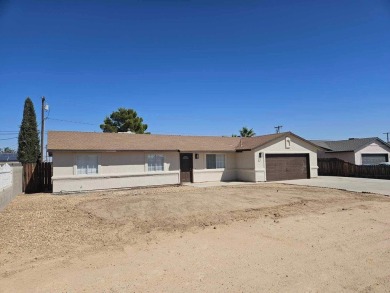 Remodeled 3 bedroom 2 bathroom house, new flooring throughout on Tierra Del Sol Golf Course in California - for sale on GolfHomes.com, golf home, golf lot