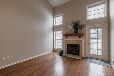 Immaculate condo in the highly sought-after Links of on The Fountains Golf Club in Michigan - for sale on GolfHomes.com, golf home, golf lot