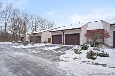 Welcome to this delightful condo at 3472 Golfside Drive in on Summergreen Golf Links in Michigan - for sale on GolfHomes.com, golf home, golf lot