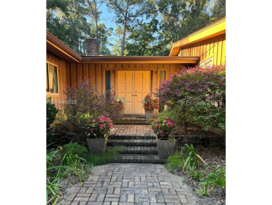 Welcome to a Gardeners Paradise! Bring your tools & set up shop on Ladys Island Country Club in South Carolina - for sale on GolfHomes.com, golf home, golf lot