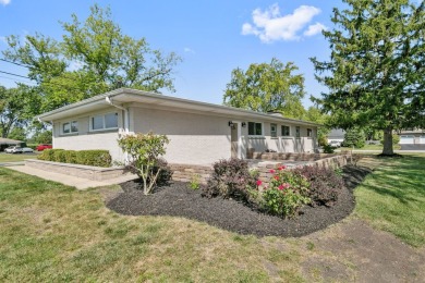 You can't miss this newly rehabbed ranch home in this beautiful on Medinah Country Club in Illinois - for sale on GolfHomes.com, golf home, golf lot