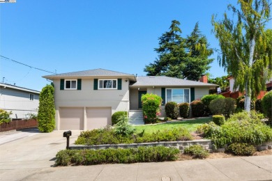 Come see the charm and comfort of this updated home, featuring on Willow Park Golf Course in California - for sale on GolfHomes.com, golf home, golf lot