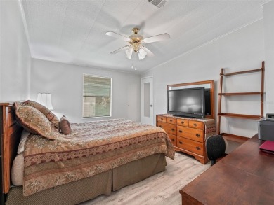 Welcome to this super cute, nicely updated and fully furnished on Stonecrest Golf and Club Club in Florida - for sale on GolfHomes.com, golf home, golf lot