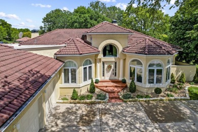 ONE-LEVEL GEM IN HIGHLAND SPRINGS COUNTRY CLUB Welcome to your on Highland Springs Country Club in Missouri - for sale on GolfHomes.com, golf home, golf lot