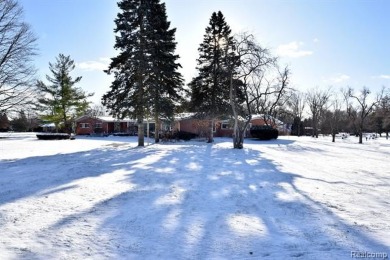 This is a spectacular opportunity to build the home of your on Oakland Hills Country Club in Michigan - for sale on GolfHomes.com, golf home, golf lot