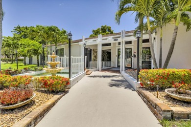 WELCOME HOME TO THIS CHARMING 2 BEDROOM, 2 BATH CONDO WITH on Marina Lakes Golf Course in Florida - for sale on GolfHomes.com, golf home, golf lot