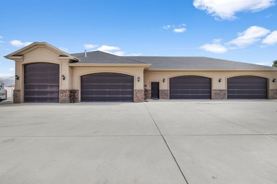 NEW LOWER PRICE! DETACHED 18 CAR GARAGE with brand new epoxy on Riverbend Golf Course in Utah - for sale on GolfHomes.com, golf home, golf lot