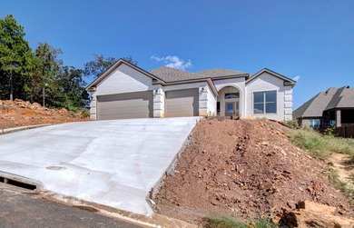 Stunning new construction home on a beautiful lot in Maumelle's on Maumelle Golf and Country Club in Arkansas - for sale on GolfHomes.com, golf home, golf lot