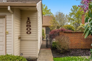 Welcome to this very special single-level townhome in on Summerfield Golf and Country Club in Oregon - for sale on GolfHomes.com, golf home, golf lot