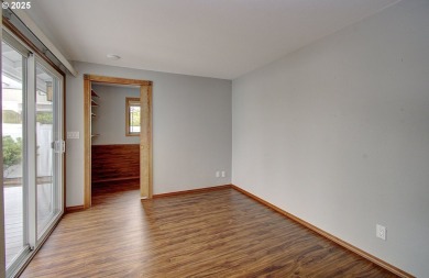 Fairway Village Move In Ready! One Level Two Bedroom Two Full on Fairway Village Golf and Country Club in Washington - for sale on GolfHomes.com, golf home, golf lot