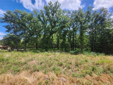 3 great lots creating .83 of an acre a nice corner lot for on Nocona Hills Golf Course in Texas - for sale on GolfHomes.com, golf home, golf lot