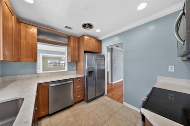 Don't miss this fantastic home in the heart of College Park, set on Dubsdread Golf Course in Florida - for sale on GolfHomes.com, golf home, golf lot