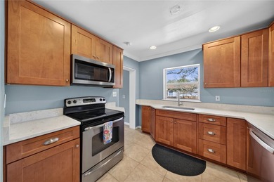 Don't miss this fantastic home in the heart of College Park, set on Dubsdread Golf Course in Florida - for sale on GolfHomes.com, golf home, golf lot