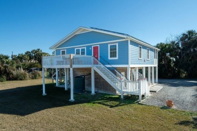 Meticulously maintained Edisto cottage fronting on a saltwater on The Plantation Course At Edisto in South Carolina - for sale on GolfHomes.com, golf home, golf lot