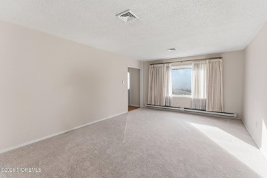 Welcome to this well-maintained 2 bedroom, 2 bathroom on Rossmoor Golf Club in New Jersey - for sale on GolfHomes.com, golf home, golf lot