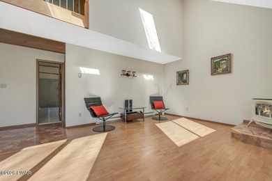 RARE OPPORTUNITY! BACK ON THE MARKET Buyer Financing Fell on The Hideout Golf in Pennsylvania - for sale on GolfHomes.com, golf home, golf lot